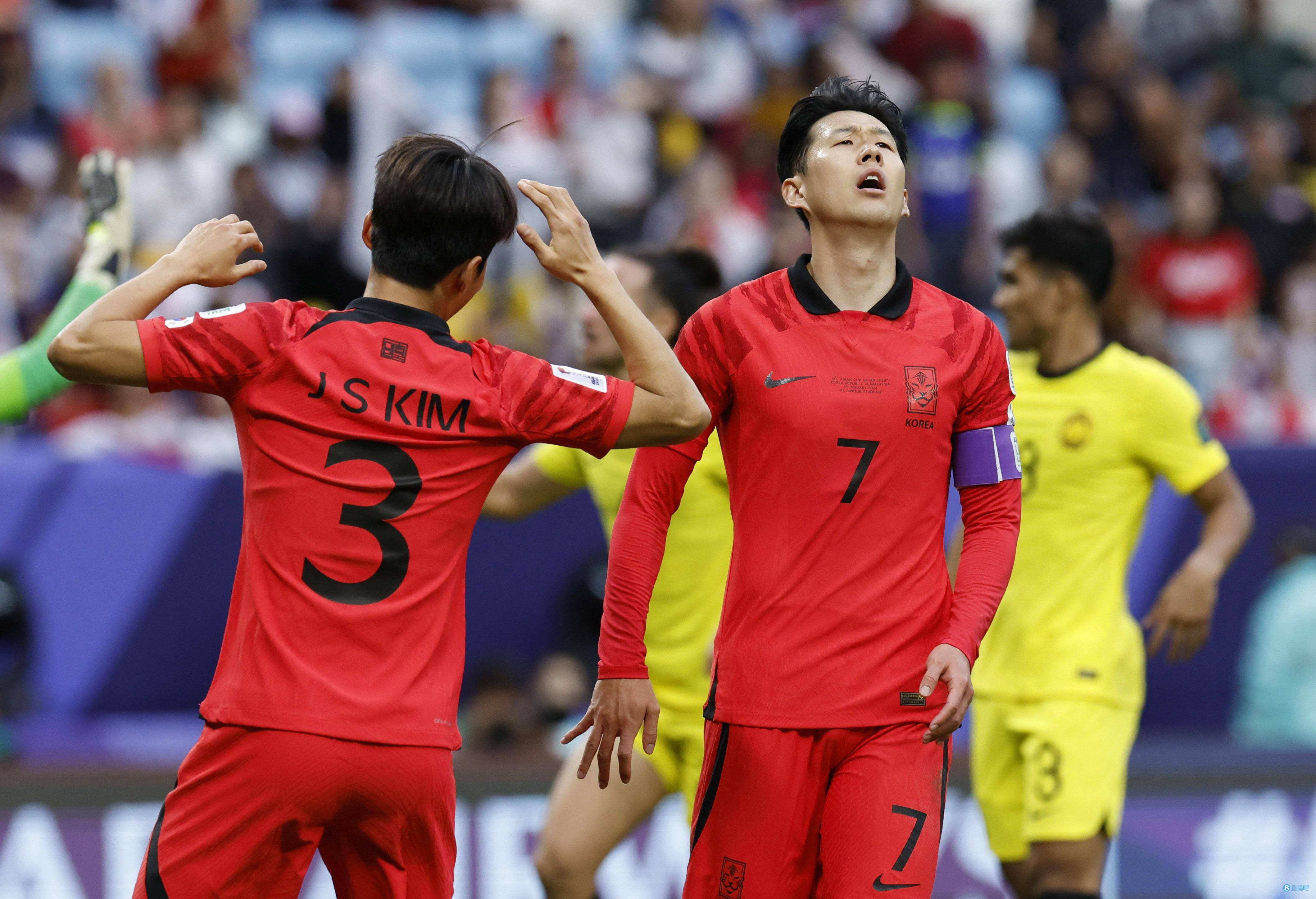韩国球队斗志昂扬，成功晋级半决赛！