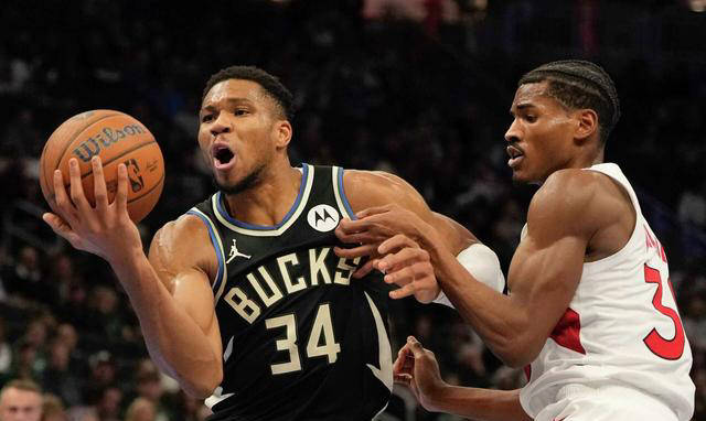 雄鹿成功击败猛龙,队员展现实力 雄鹿成功击败猛龙,队员展现实力