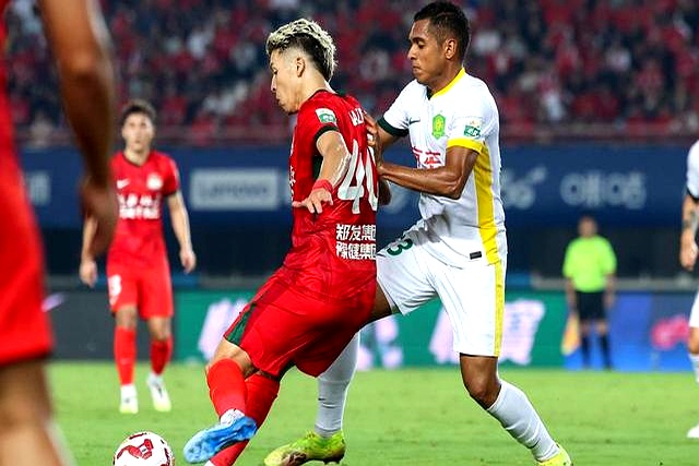 北京国安客场逆转河南建业,实现胜利 北京国安客场逆转河南建业,实现胜利