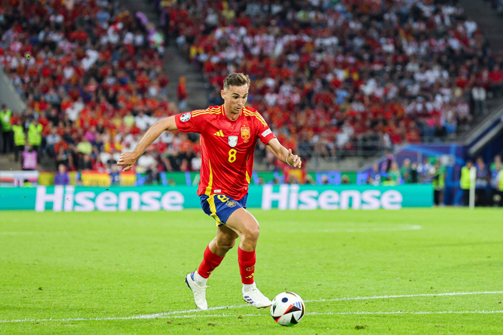 西班牙队实现出线，顺利杀入八强