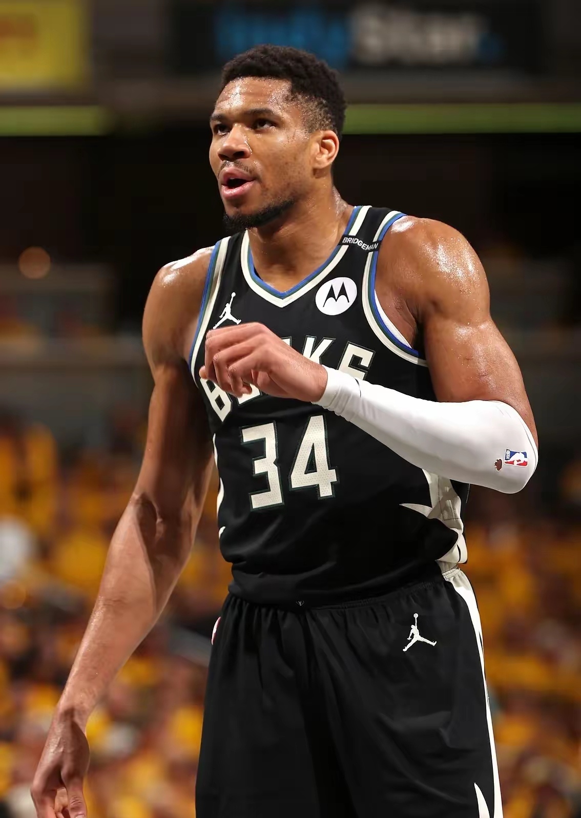 雄鹿逆转凯尔特人,字母哥砍下40分 雄鹿逆转凯尔特人,字母哥砍下40分